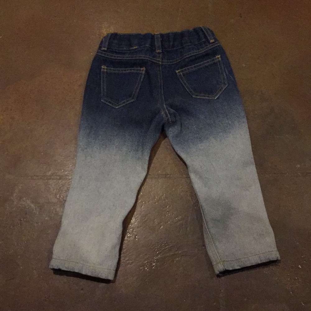 Distressed jeans - Picture 2 of 3